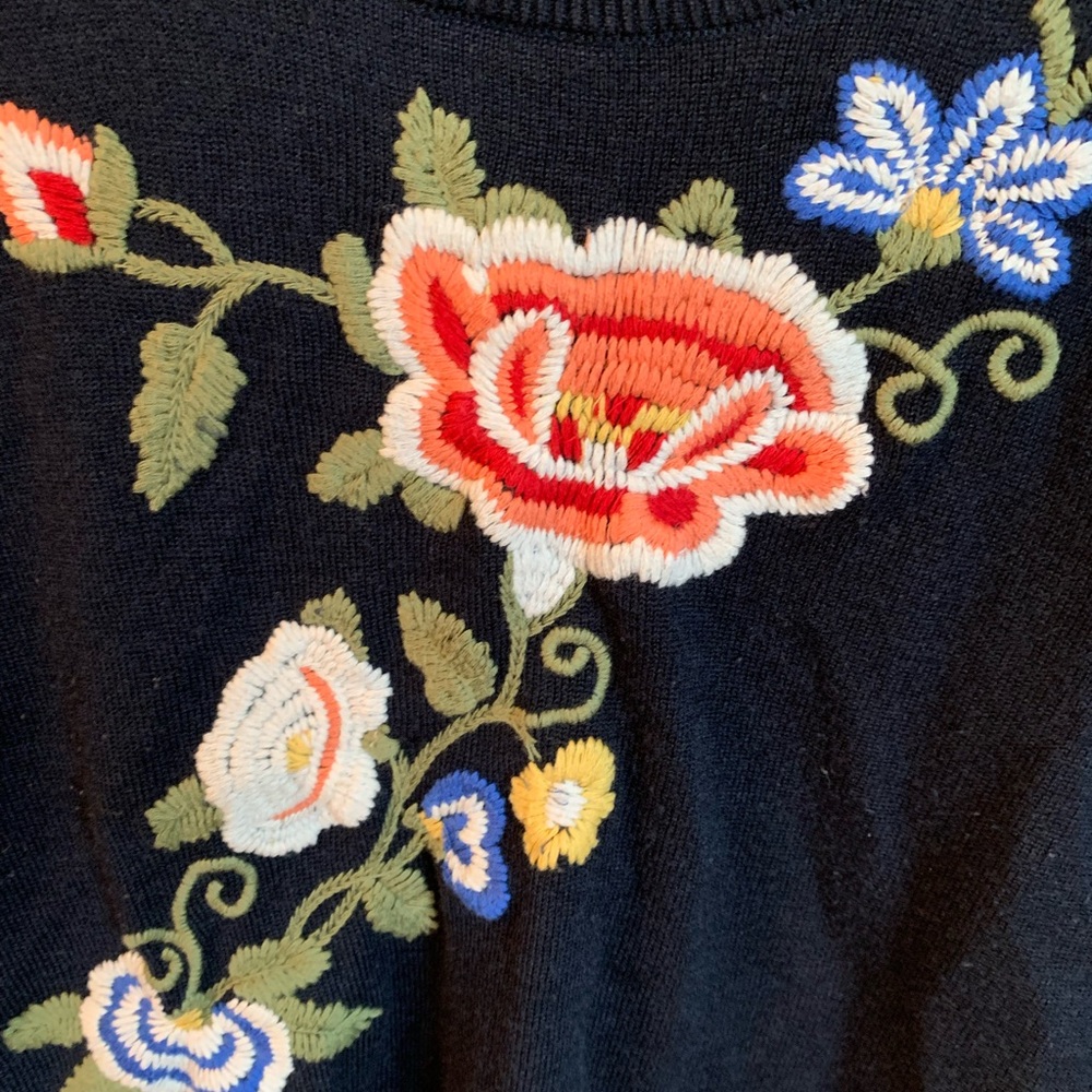 Soft unique Pierre Cardin pullover with stunning floral embroidery